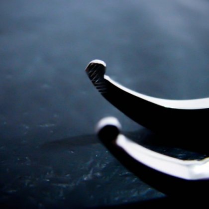 PINZA HOW CURVO (ESTERILIZABLE)